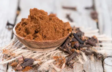 clove oil article image of azara natural